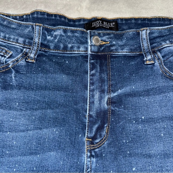 Judy Blue Galaxy Splash Denim Jean Shorts Women’s Size 2XL - Picture 4 of 11